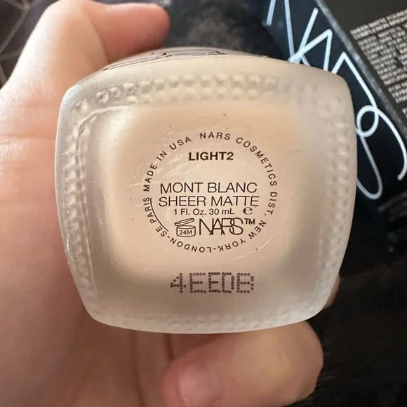 Nars sheer matte foundation light 2( mont blanc)